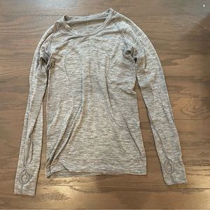 Lululemon swiftly tech long sleeve top. Gray. Size 8.